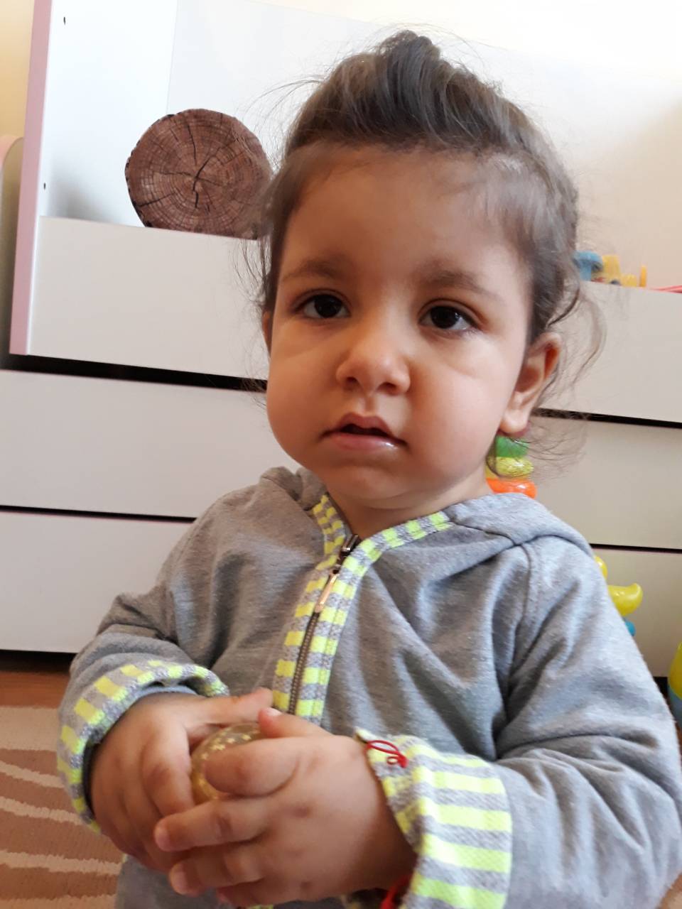 2-годишно момиченце се нуждае спешно от лечение