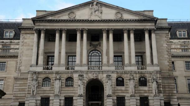 Английската централна банка не бърза да повиши лихвените проценти