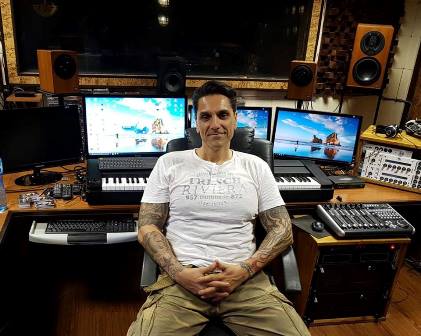 Култов рок на Неди Джон Крос в саундтрака на "Привличане"