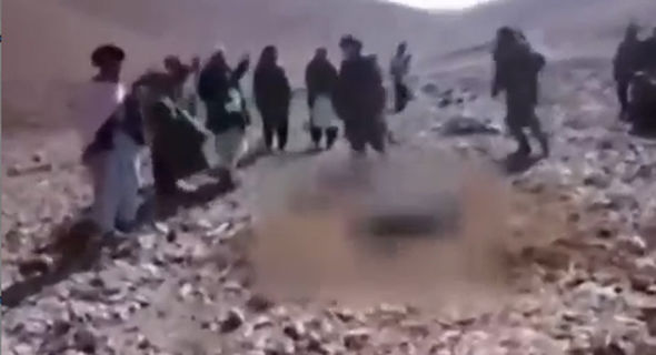 Талибани убиха с камъни млад мъж за прелюбодейство