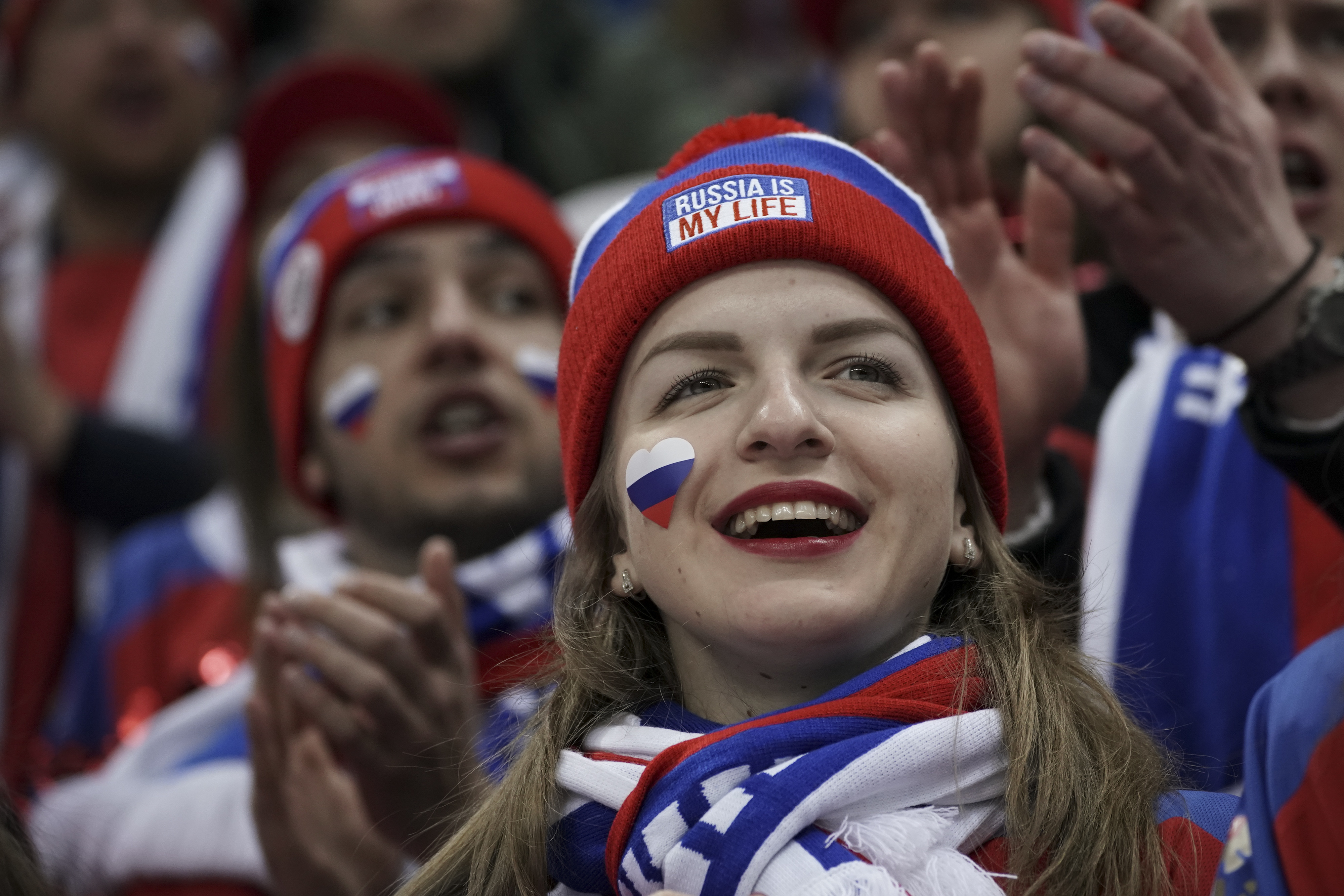 Страстна фенка на Русия