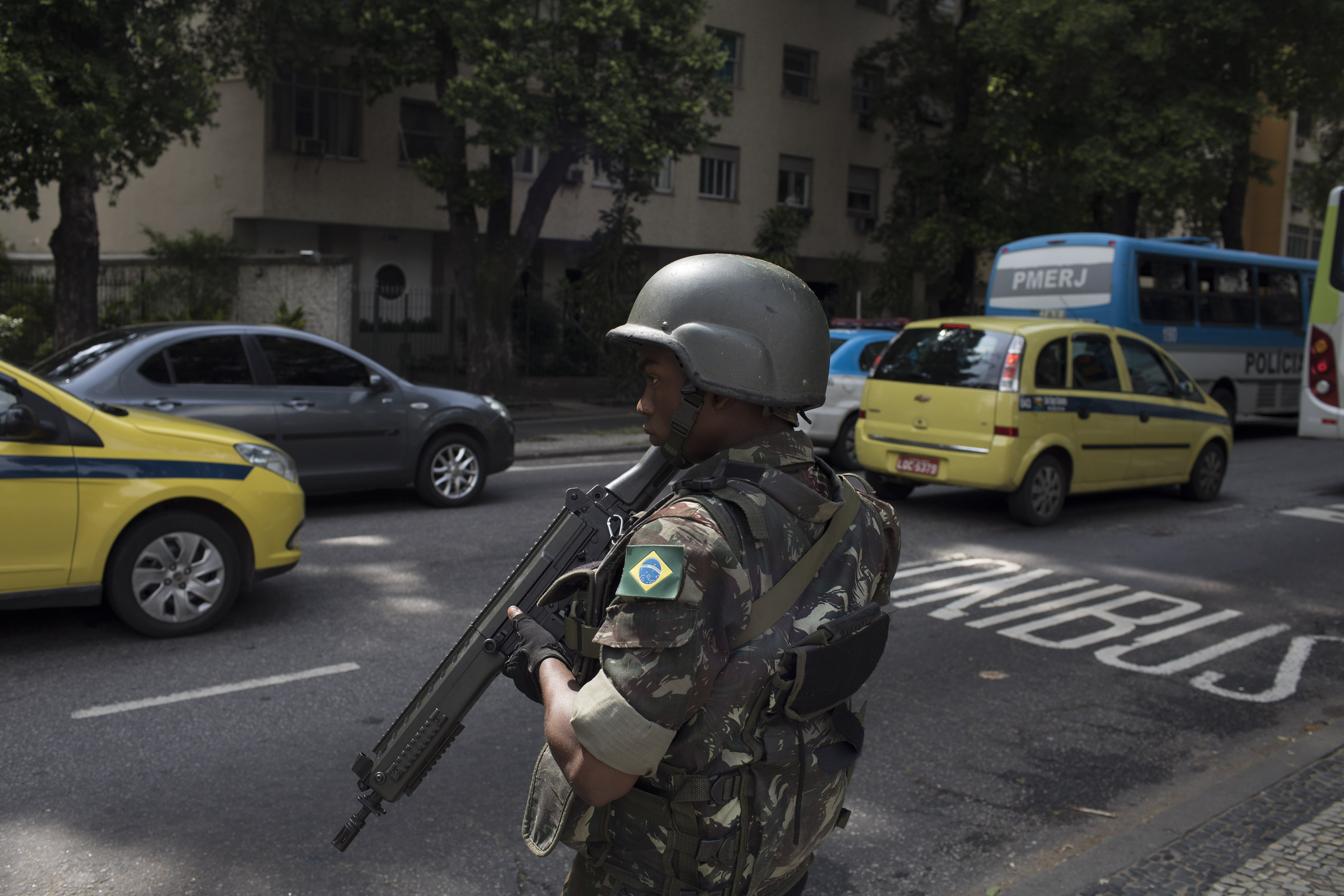 Бразилски затворници се разбунтуваха, охраната е заложник