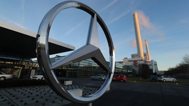 Германският автомобилен гигант Daimler може би също е мамил с нивата на вредните газови емисии