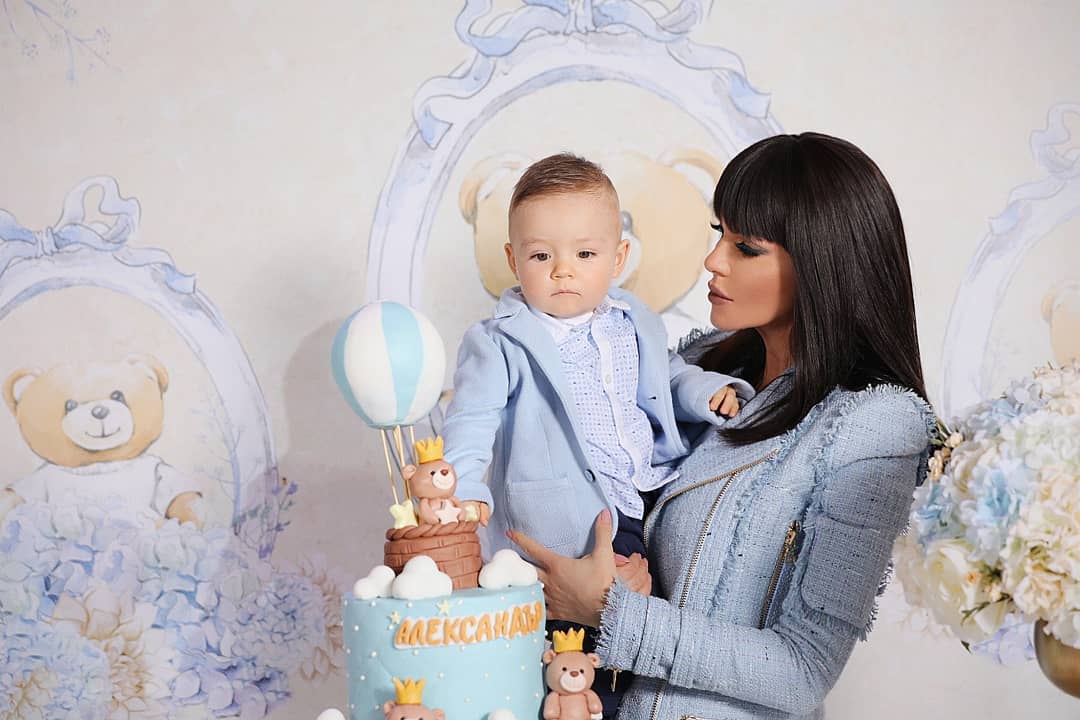 Галена отпразнува първия рожден ден на сина си Александър