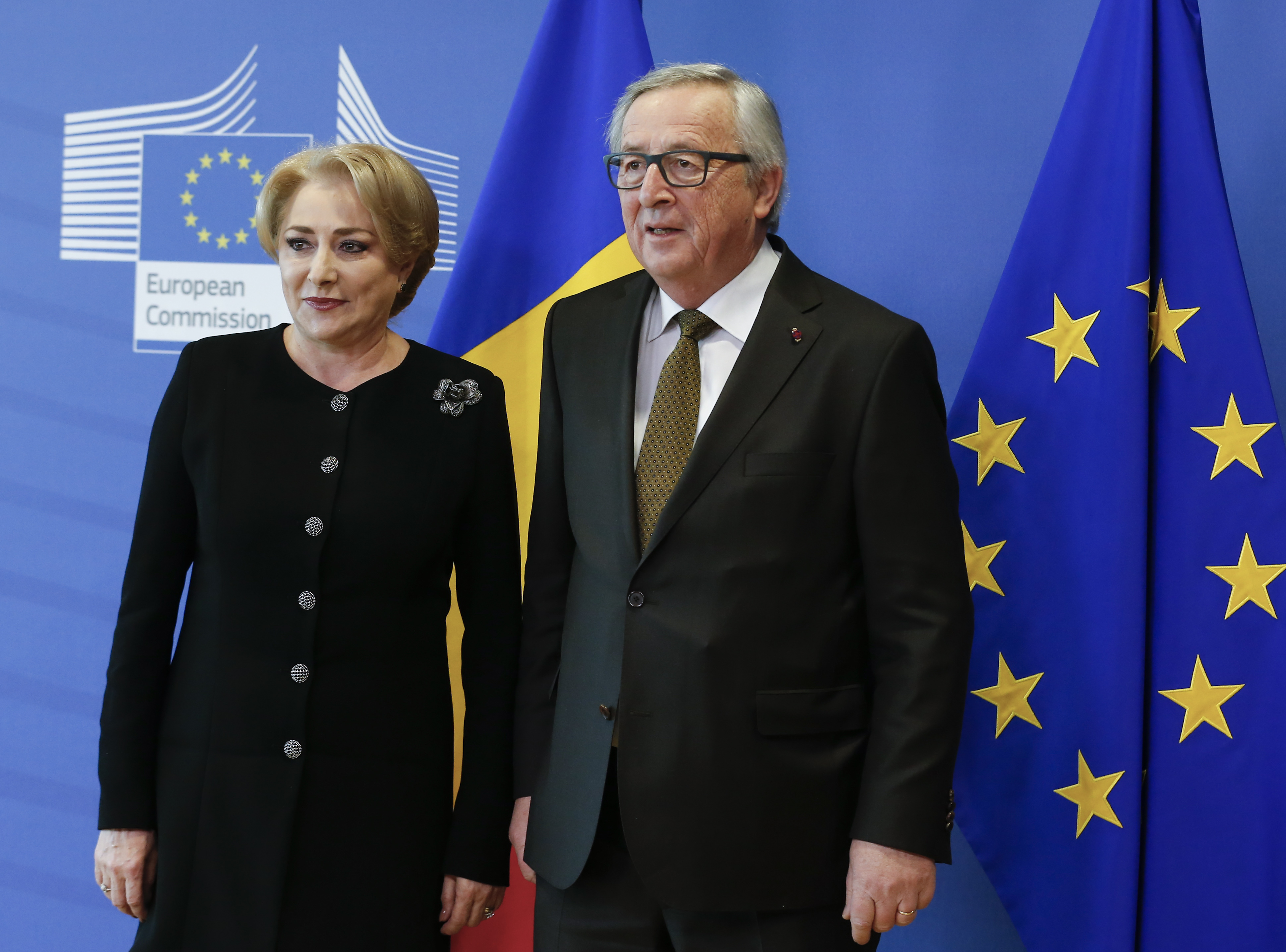 Юнкер: Изгубих края на смените на румънските премиери