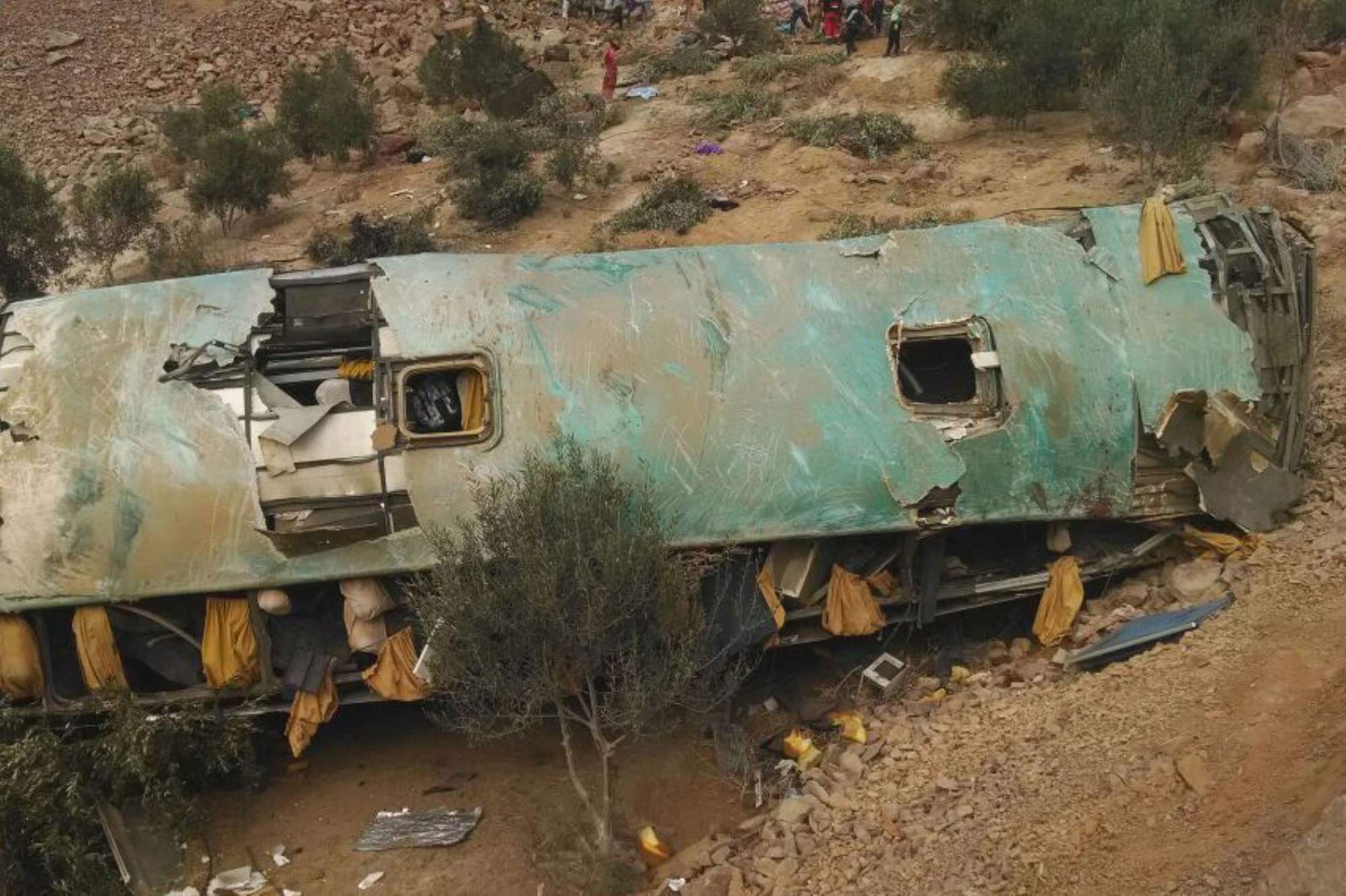 Автобус падна в пропаст в Перу, загинаха 44-ма