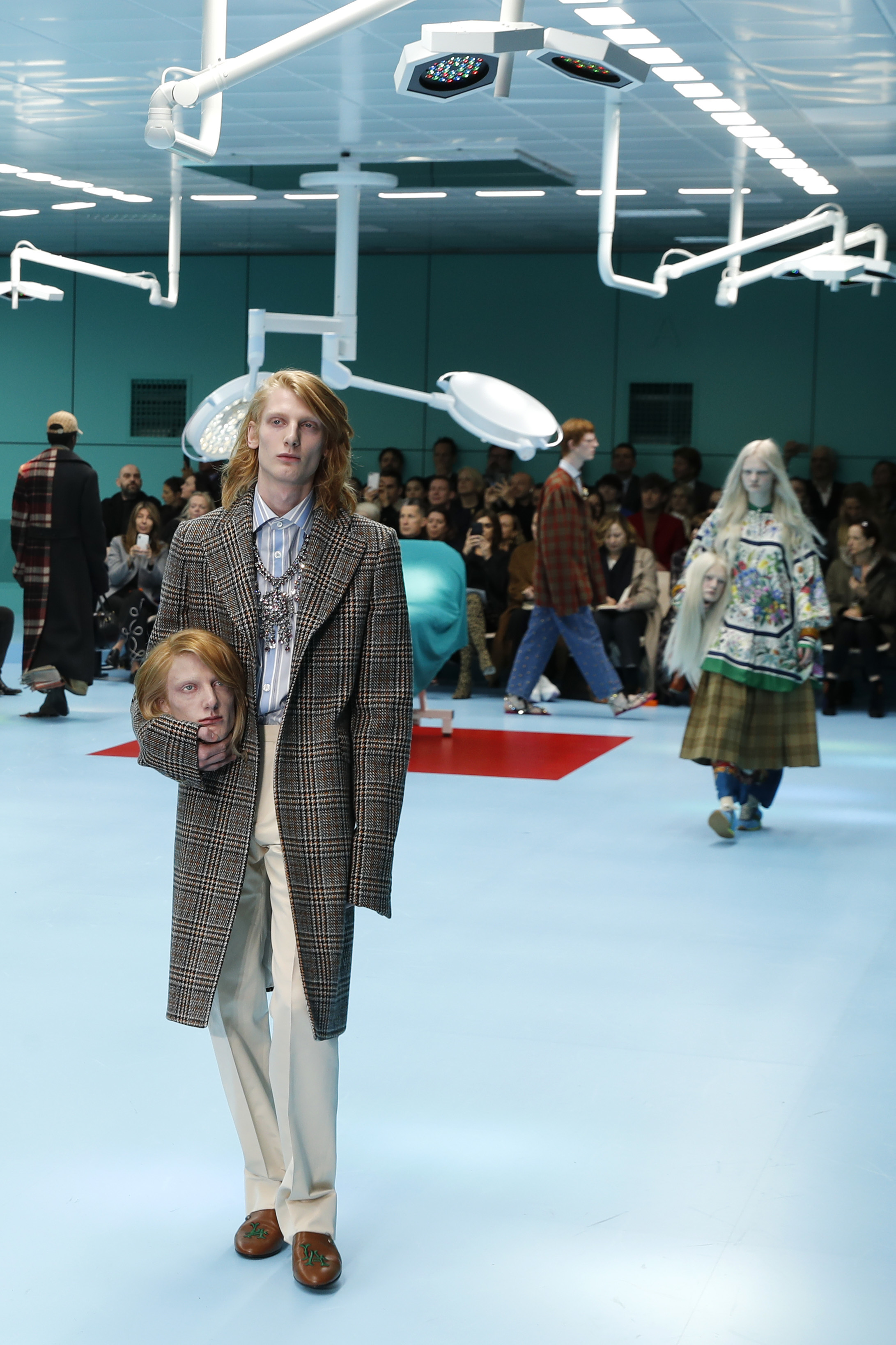 Gucci представи хибридна колекция на Седмицата на модата в Милано