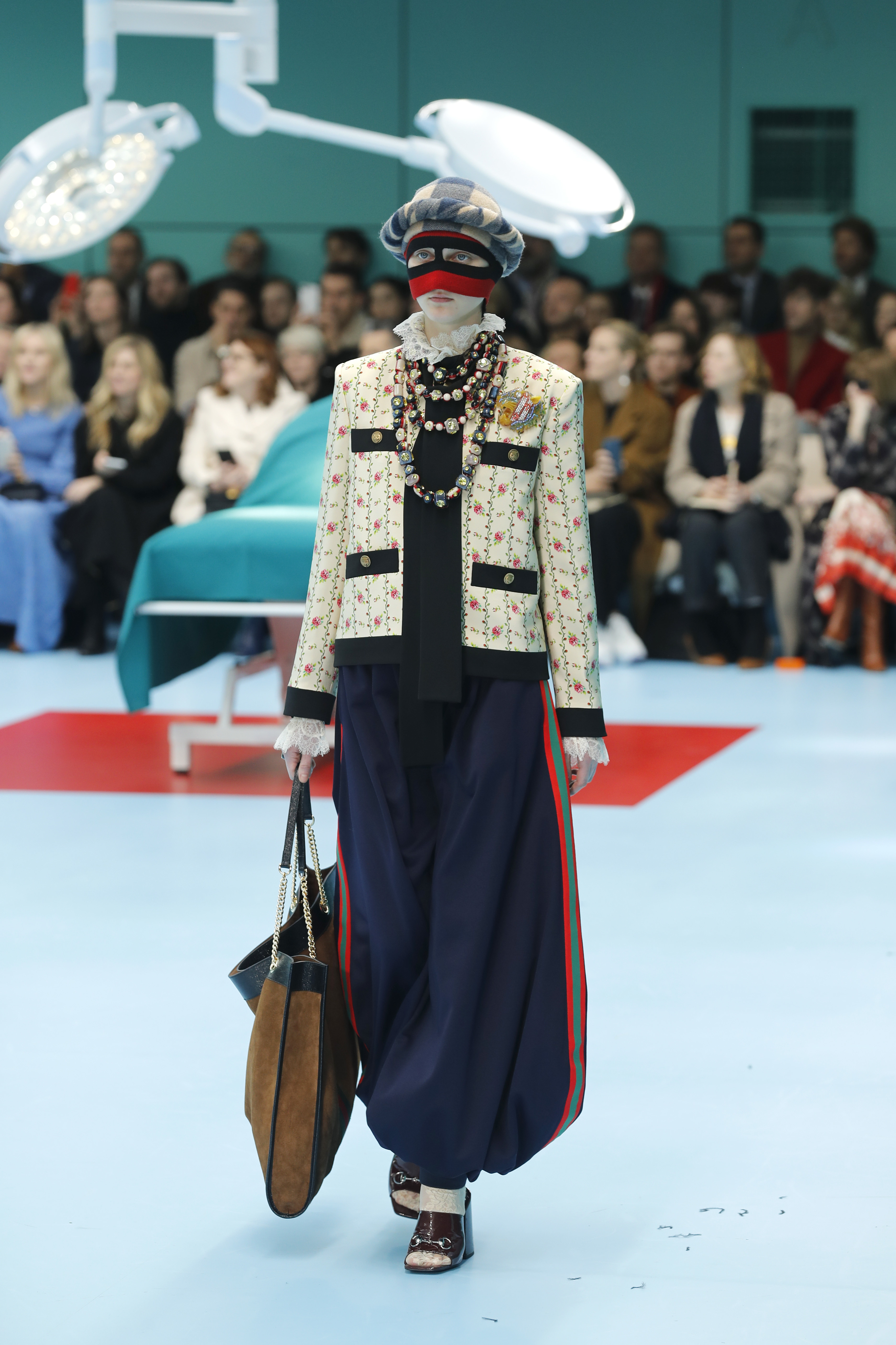 Gucci представи хибридна колекция на Седмицата на модата в Милано