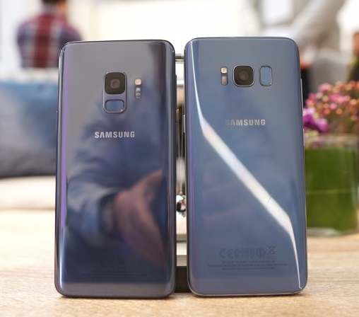 Samsung Galaxy S9 (от ляво) и Samsung Galaxy S8 (от дясно)