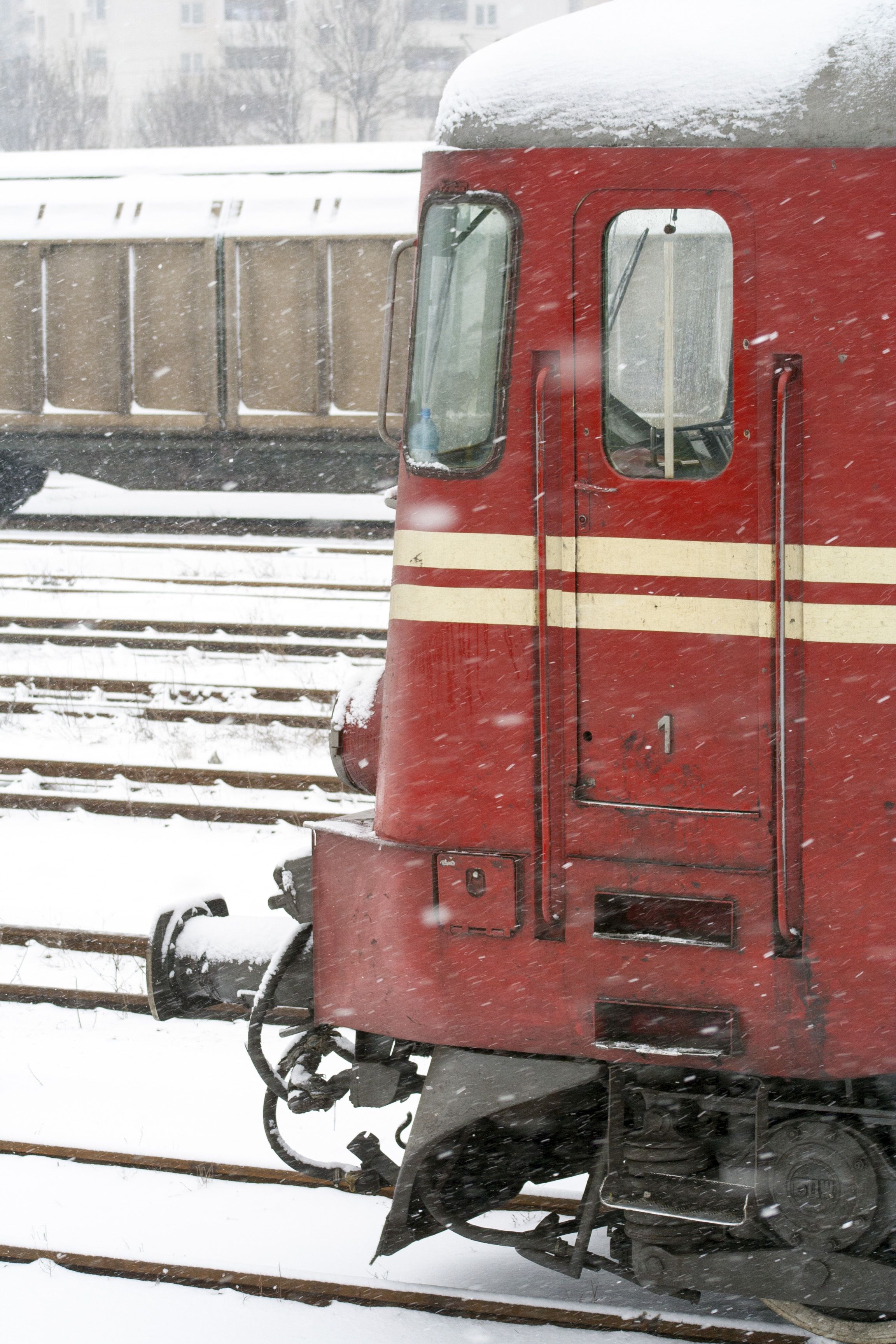 Блокирани са пътници във влака София-Бургас