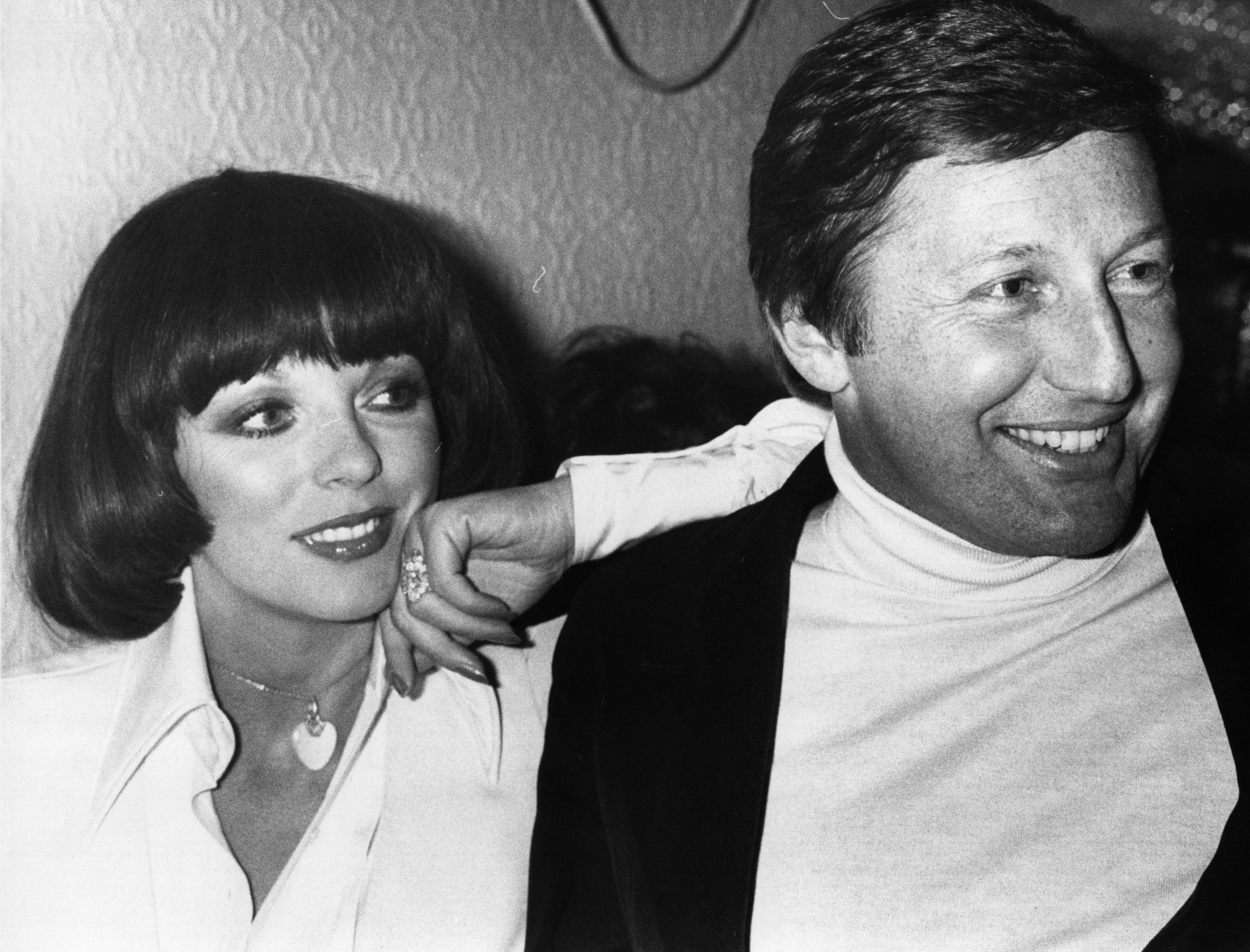 Джоан Колинс и съпругът й Рони Кас (1974)