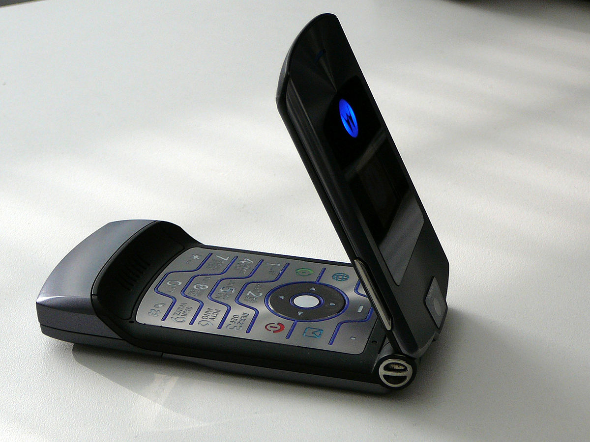 Ще видим съвременна версия на Motorola RAZR?