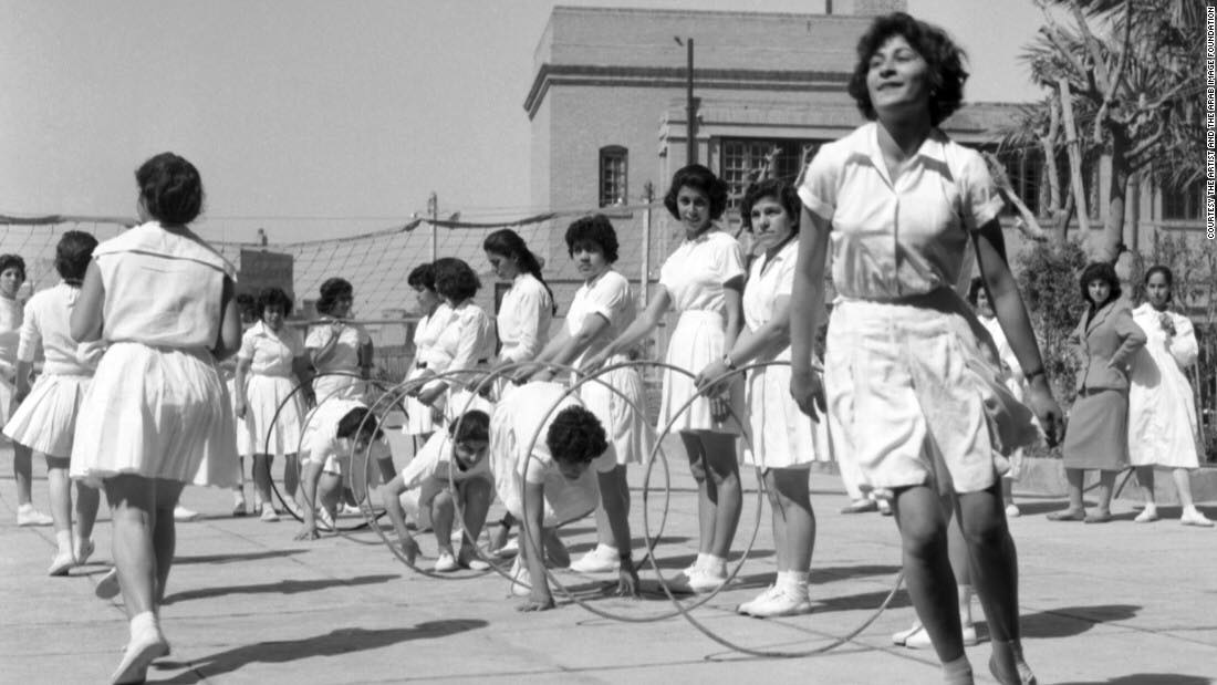 Ученички в Багдад през 1961 г.