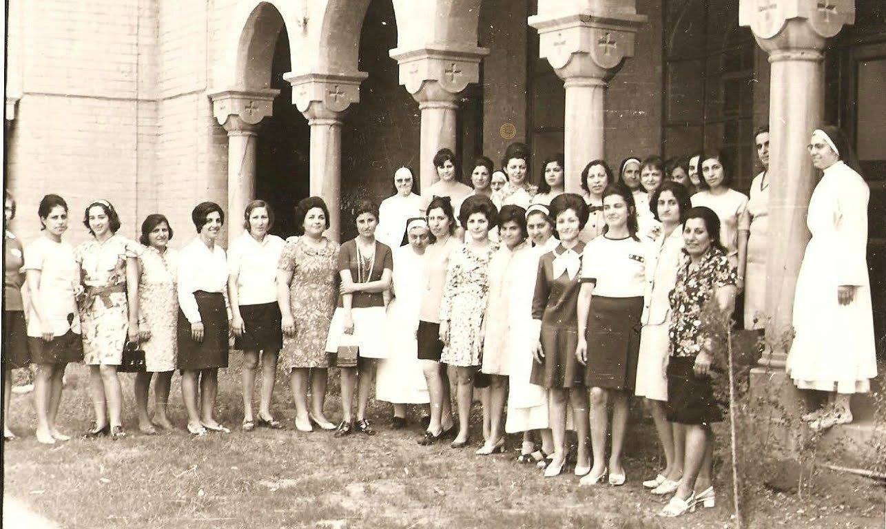 Учителки в Багдад през 1960 г.