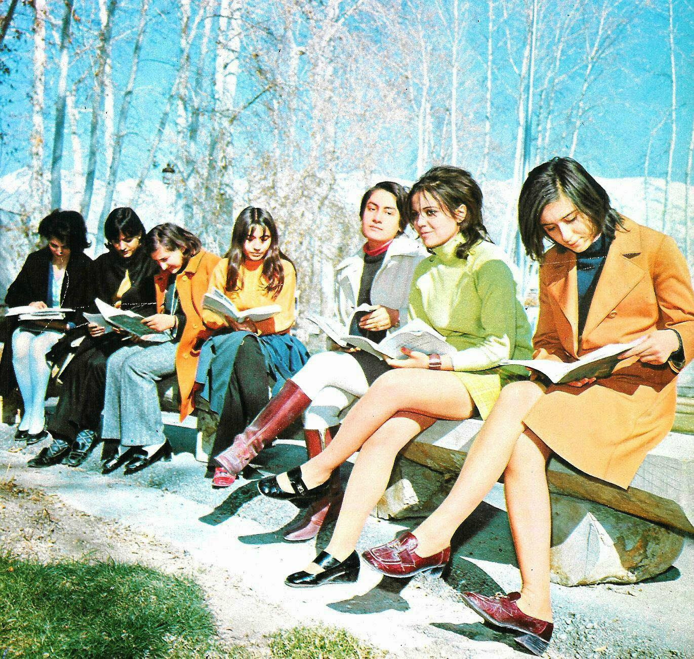Млади жени в Техеран през 1970 г.