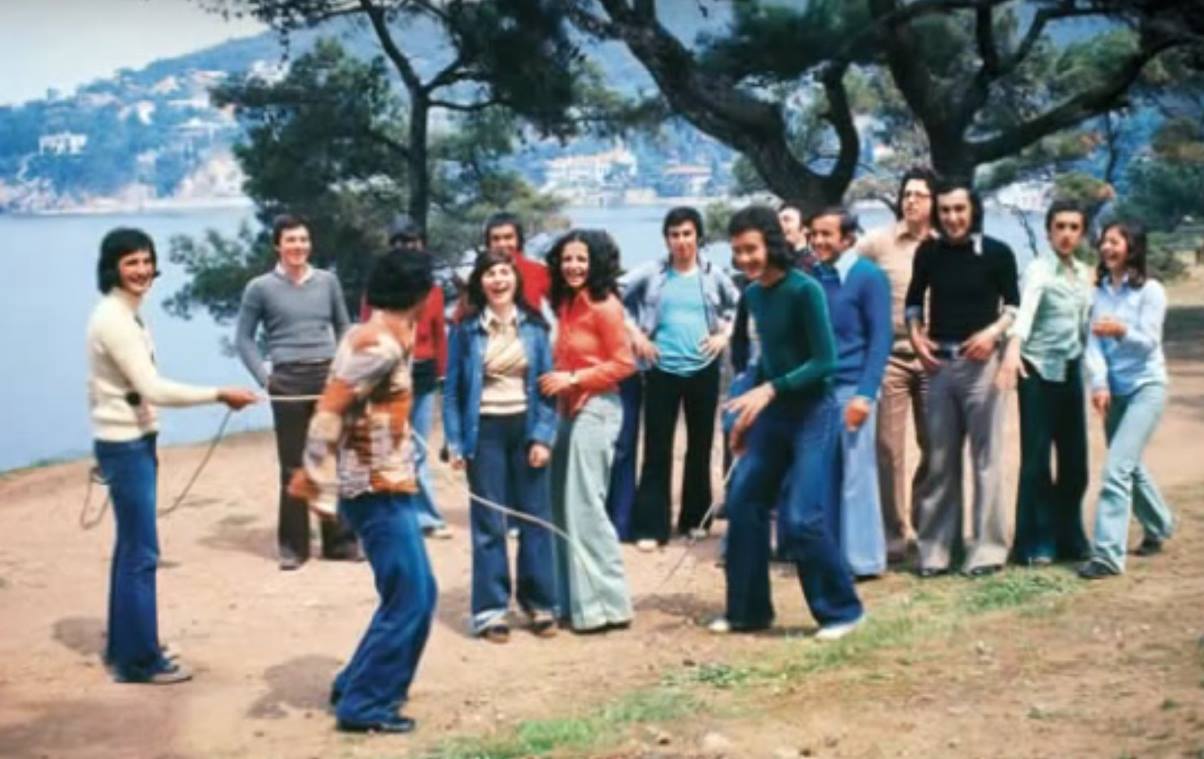 Млади хора в Турция през 1975 г.