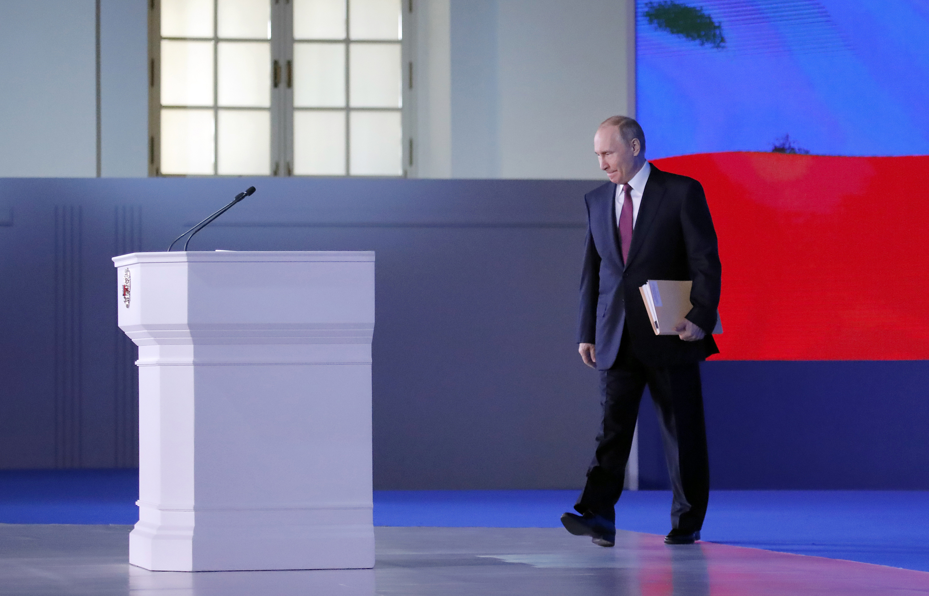 Владимир Путин представя своето послание пред Федералното събрание