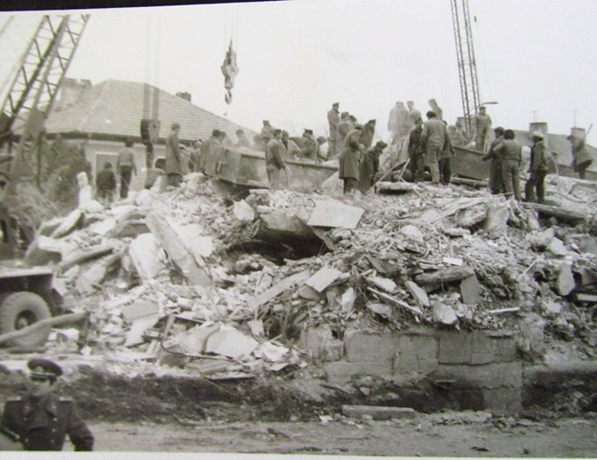 Земетресението в Свищов през 1977 година