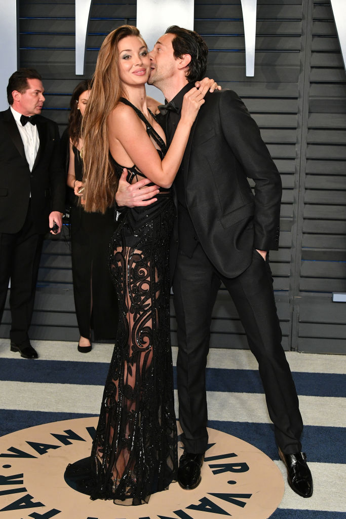 Ейдриън Броуди и Лара Лайето на партито на Vanity Fair след раздаването на ”Оскарите”