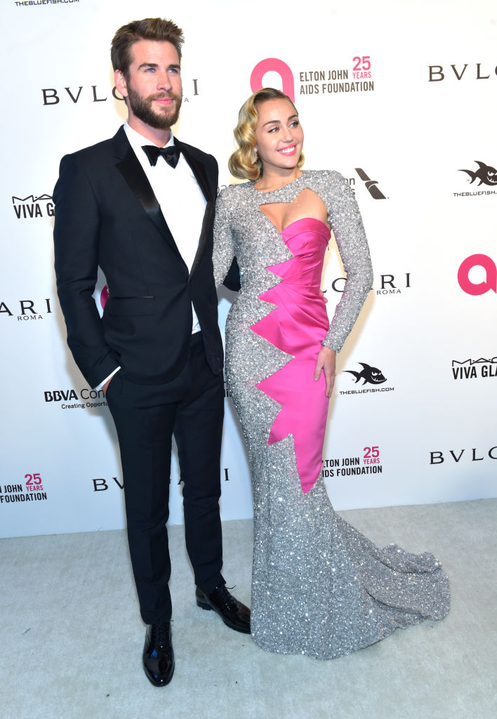 Майли Сайръс и Лиъм Хемсуърт на партито на Елтън Джон след раздаването на ”Оскарите”