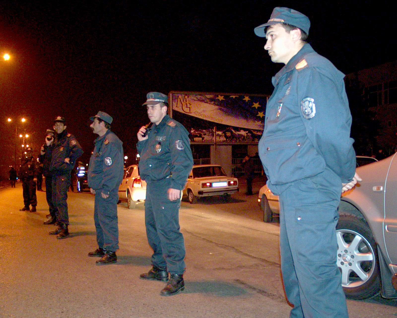 Плътен полицейски кордон пред офиса на ”МG корпорация” след убийството