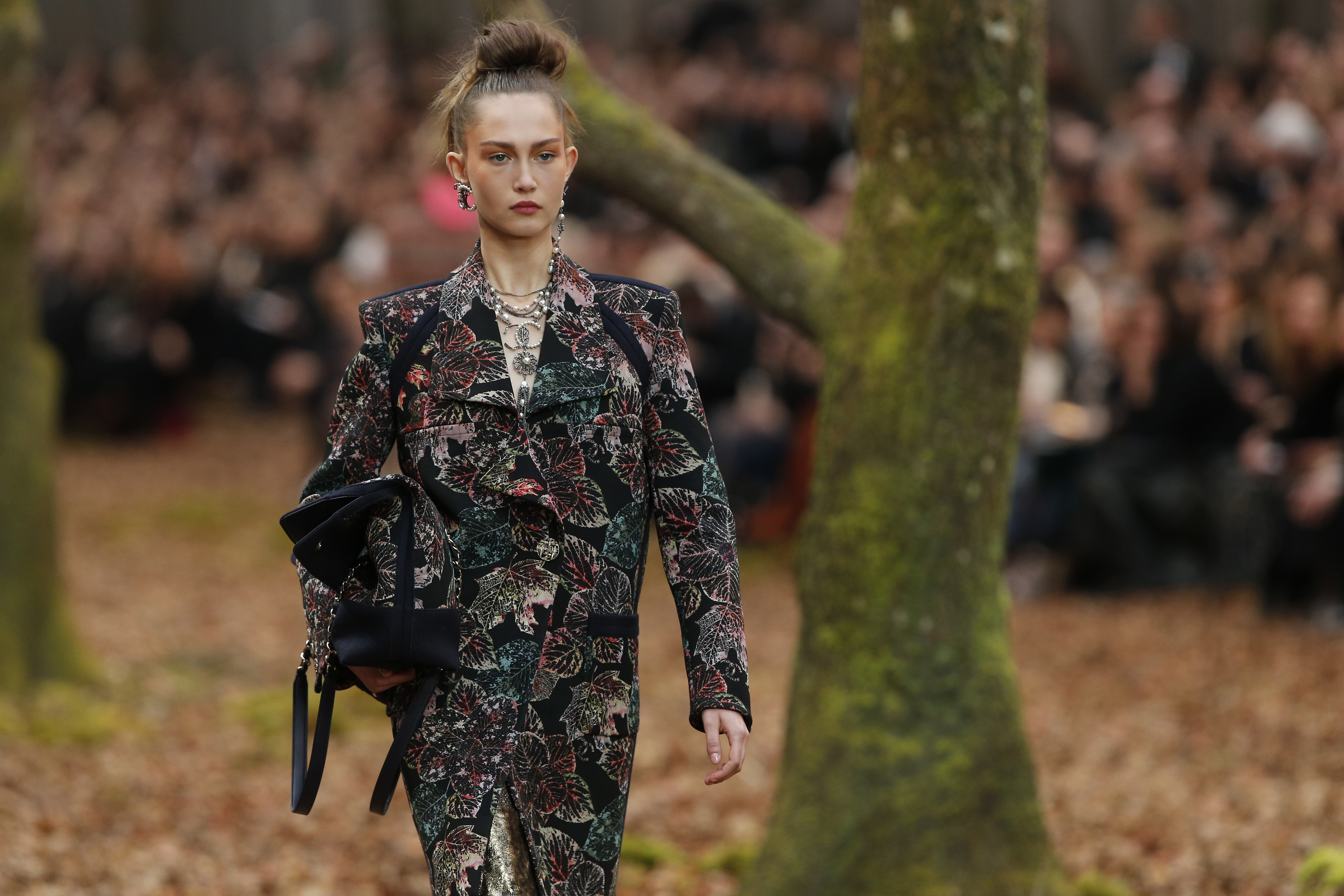 Chanel представи колекция есен/зима 2018 на Седмицата на модата в Париж