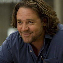 Ръсел Кроу продава колекцията си