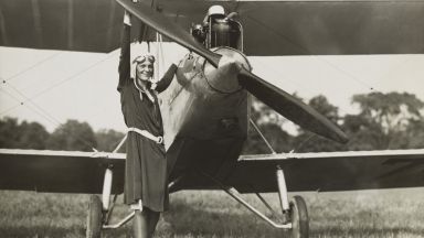  Авиаторката Амелия Еърхарт се бори за правата на дамите и умира в небето 