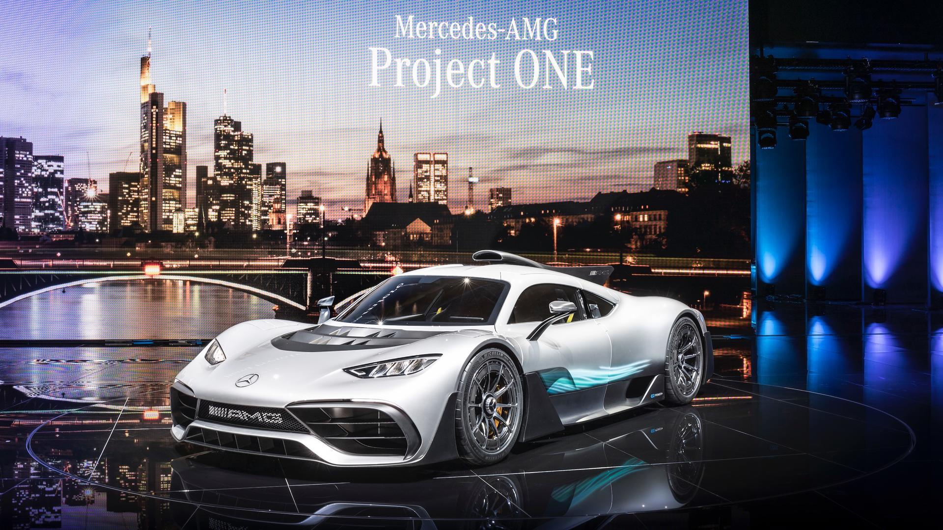 Mercedes-AMG Project ONE е вече на пътя