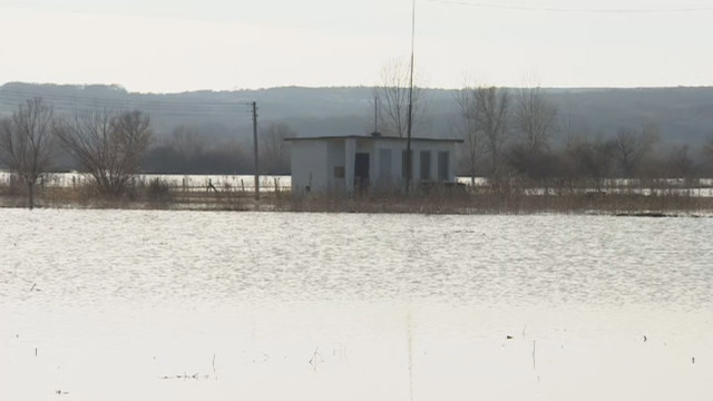 Бедствието в Брегово продължава, но няма опасност за водата