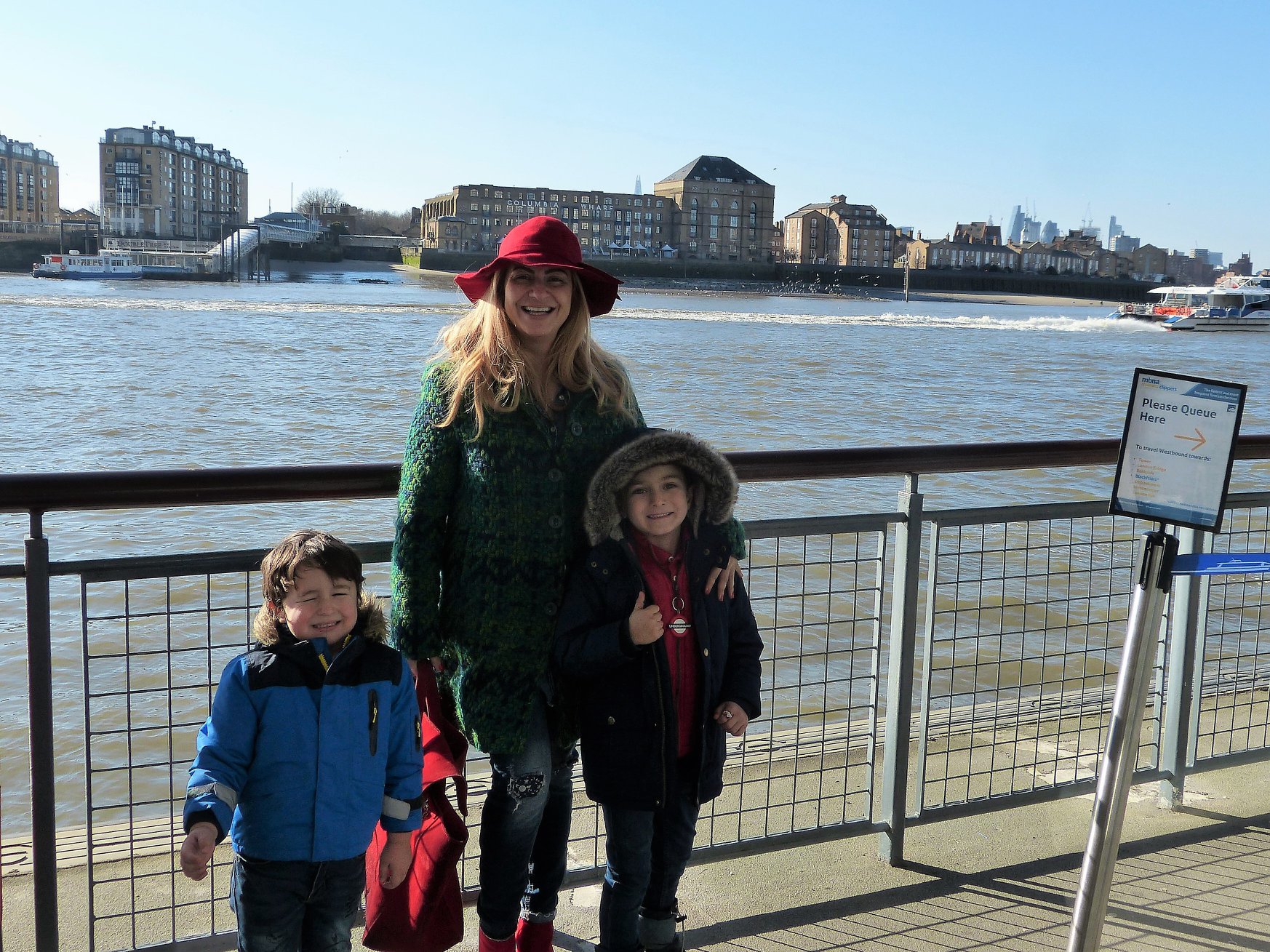 Нели Хаджийска от ”Търси се” със семейството си в Лондон