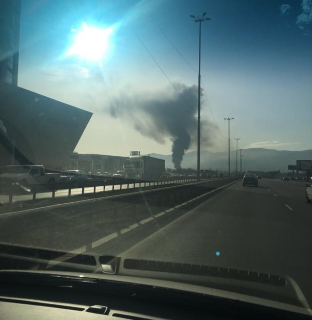 Пожар избухна в цех за тръби на ”Цариградско шосе” в София