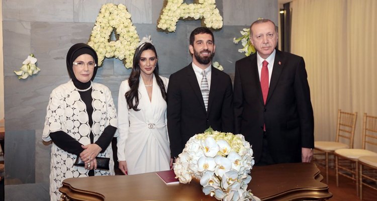 Ердоган кумува на играч на ”Барса”