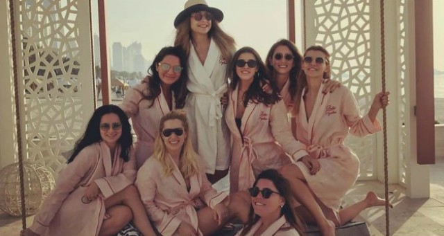 Мина и 7-те й приятелки в Дубай на моминското й парти