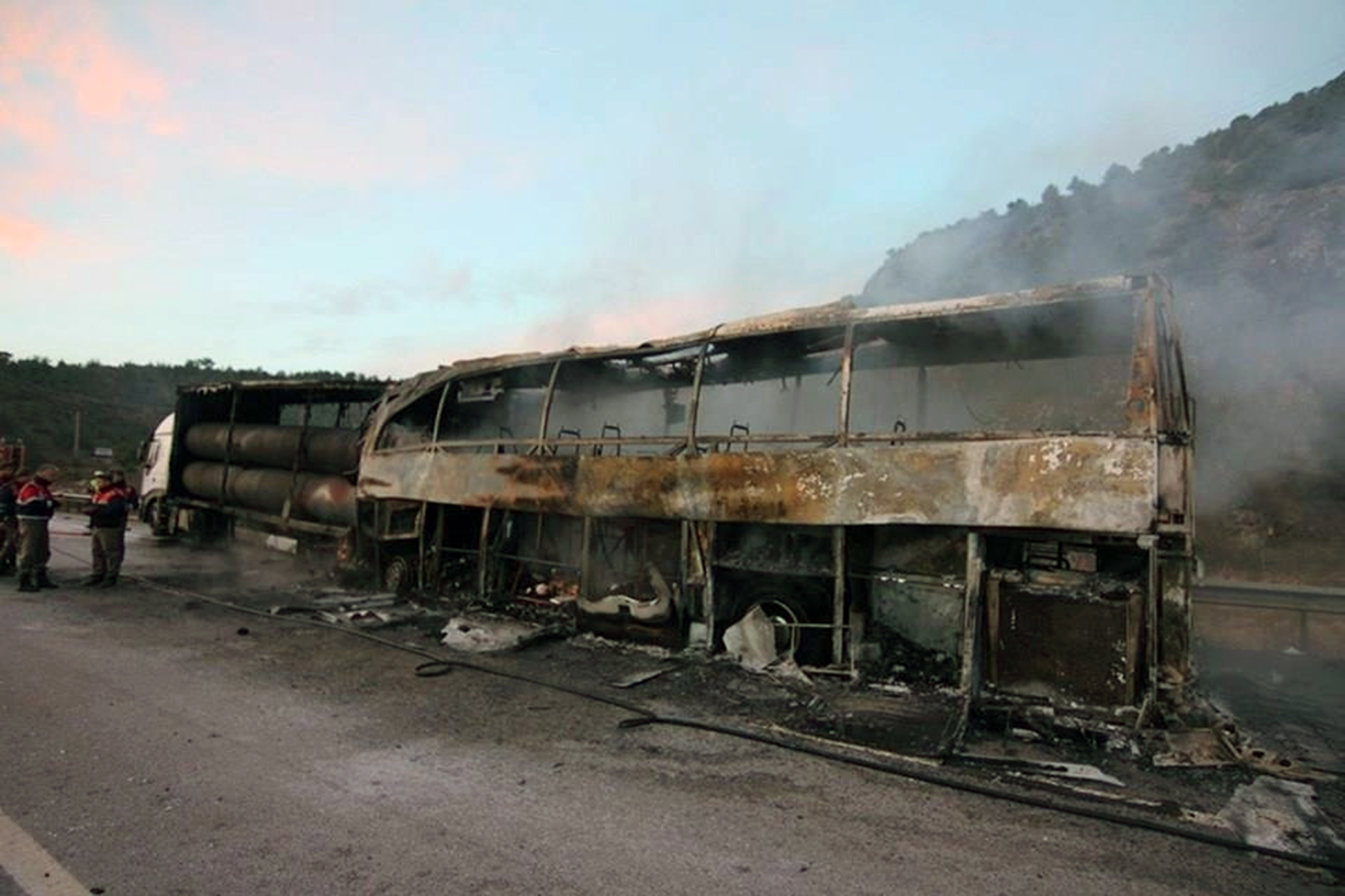 Турският пътнически автобус е напълно изгорял