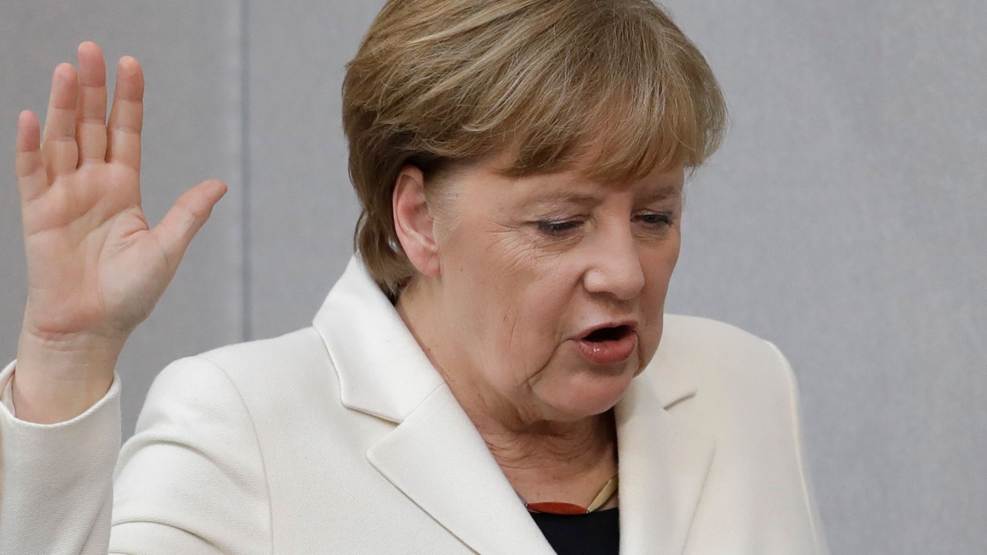 Меркел: С ”Божията помощ” в 4-ия мандат