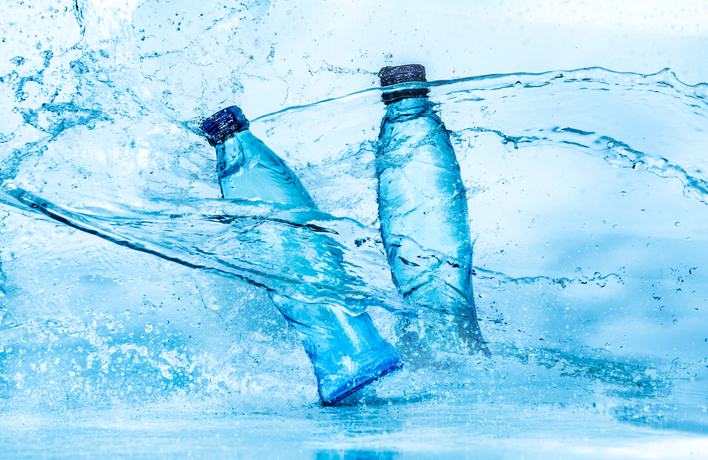 Откриха пластмасови частици в няколко марки бутилирана вода