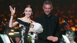 Венсан Касел връчи награда BraVo на Светлана Захарова