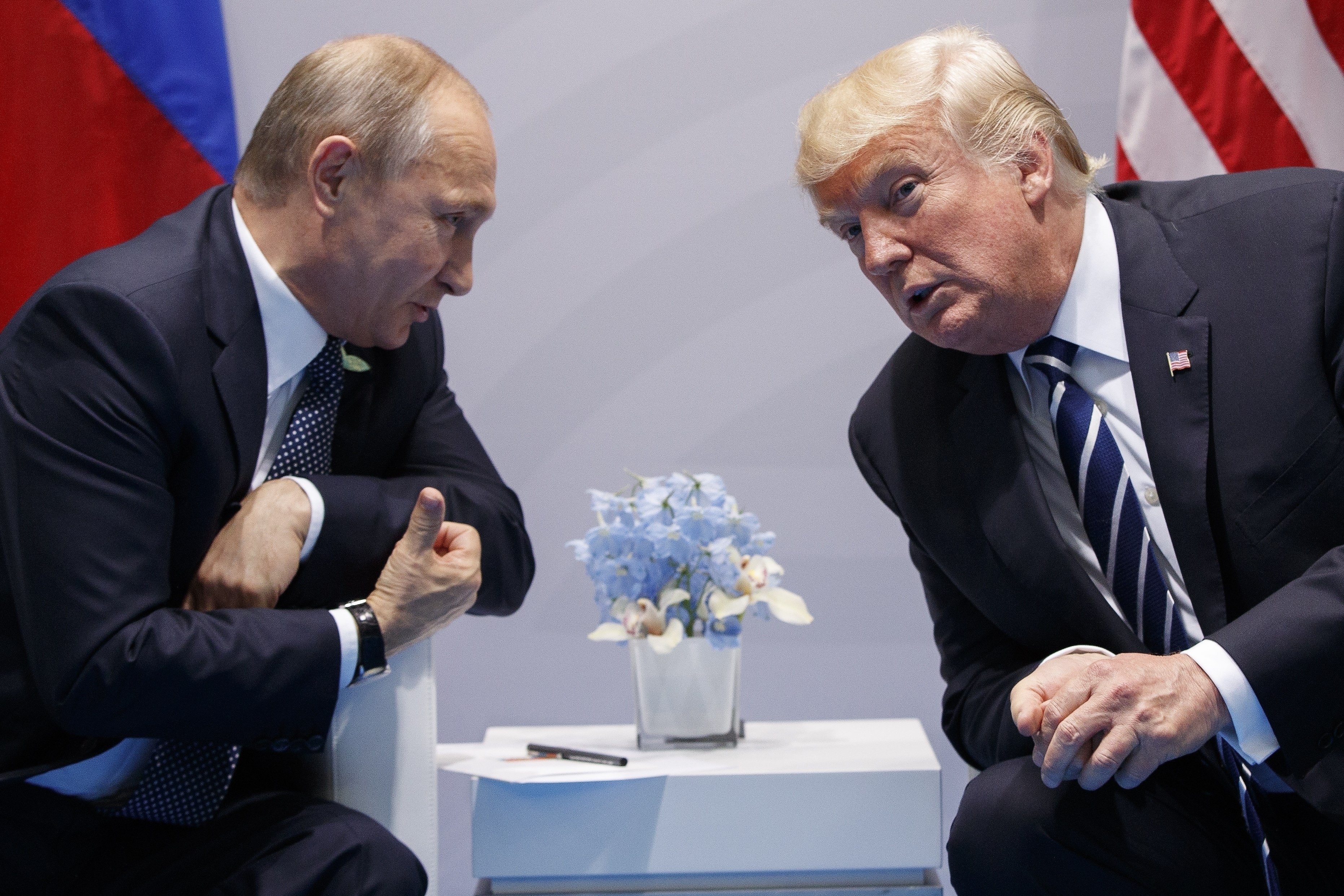 Владимир Путин и Доналд Тръмп са разговаряли по телефона