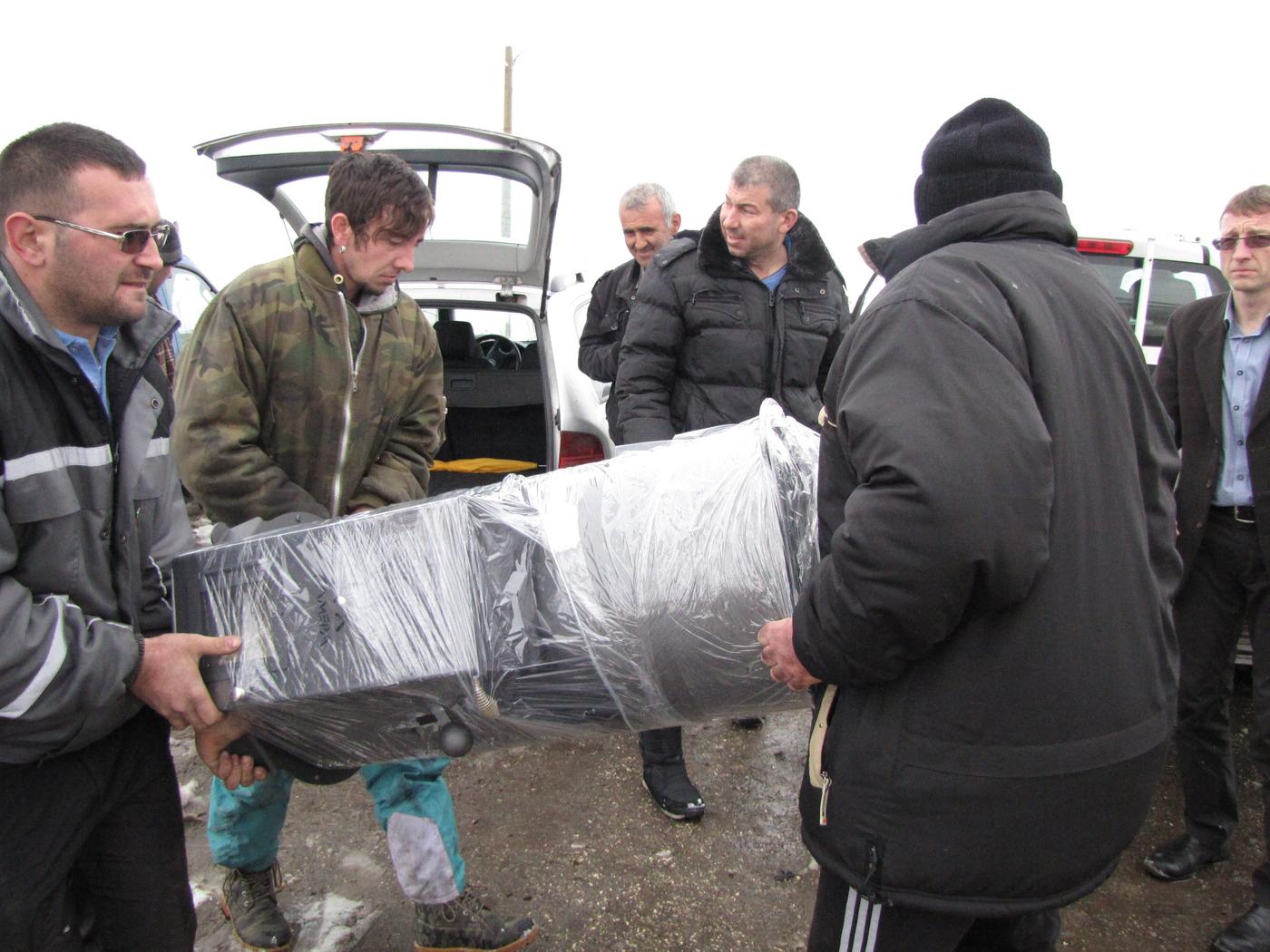 МОСВ дари бездимна печка на спасителя на щъркелите от село Зарица