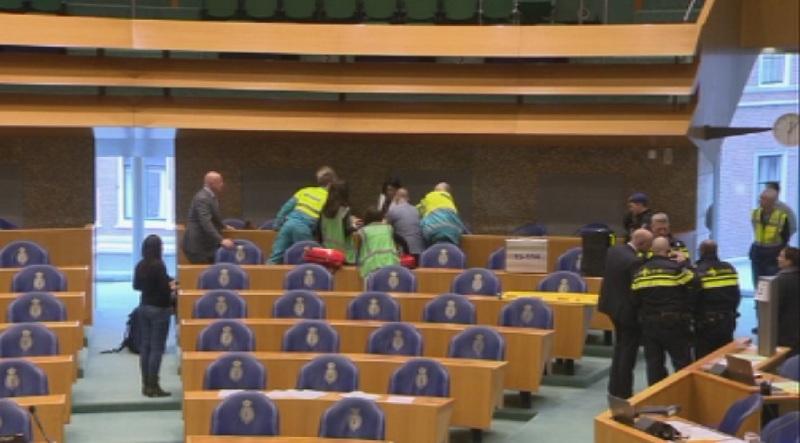 Мъж опита да се самоубие в холандския парламент