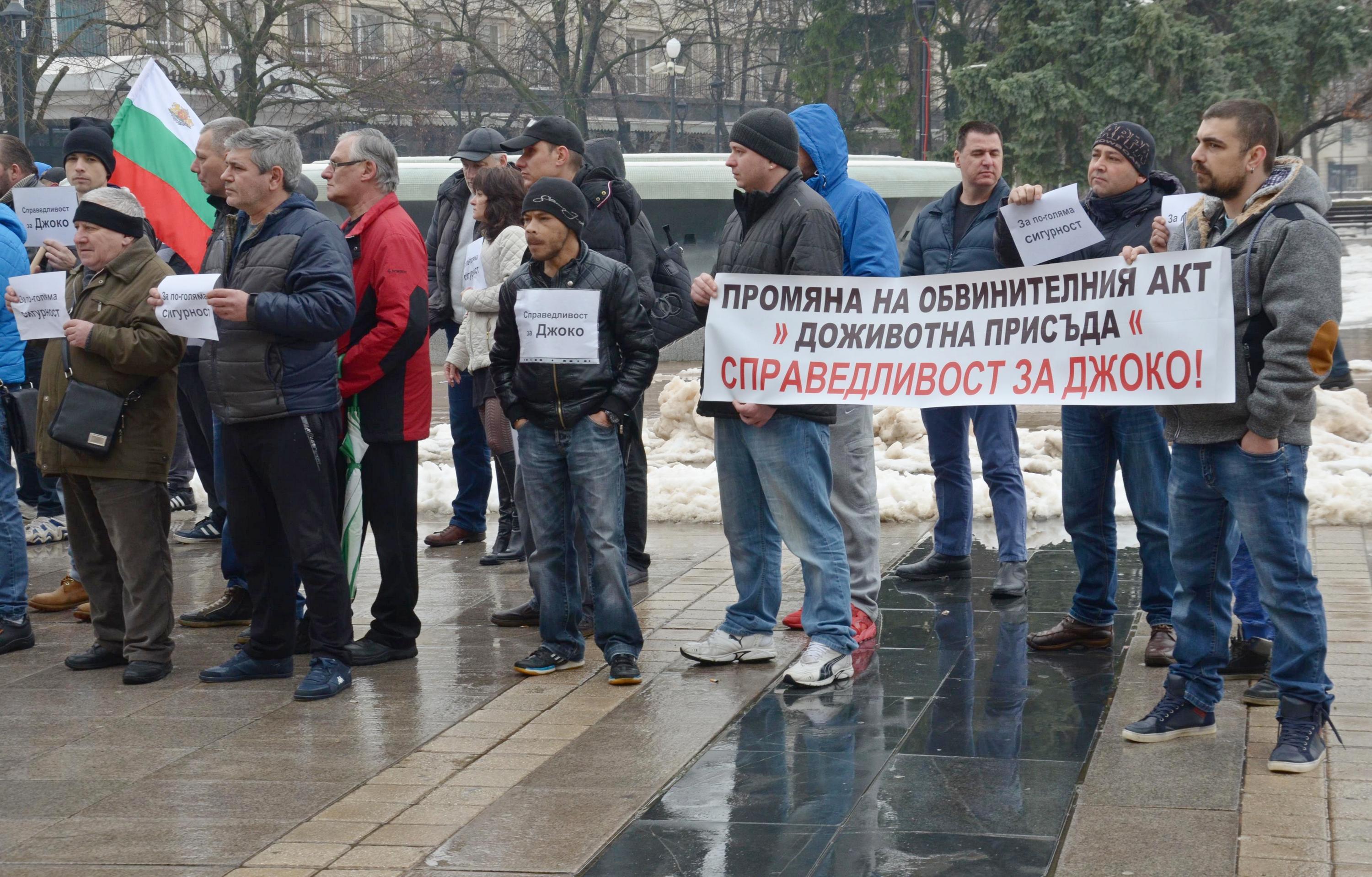 Двеста таксиметрови коли се включиха в протестно шествие в Русе