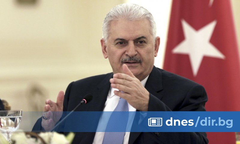 Бившият турски премиер и настоящ заместник-председател на управляващата Партия на