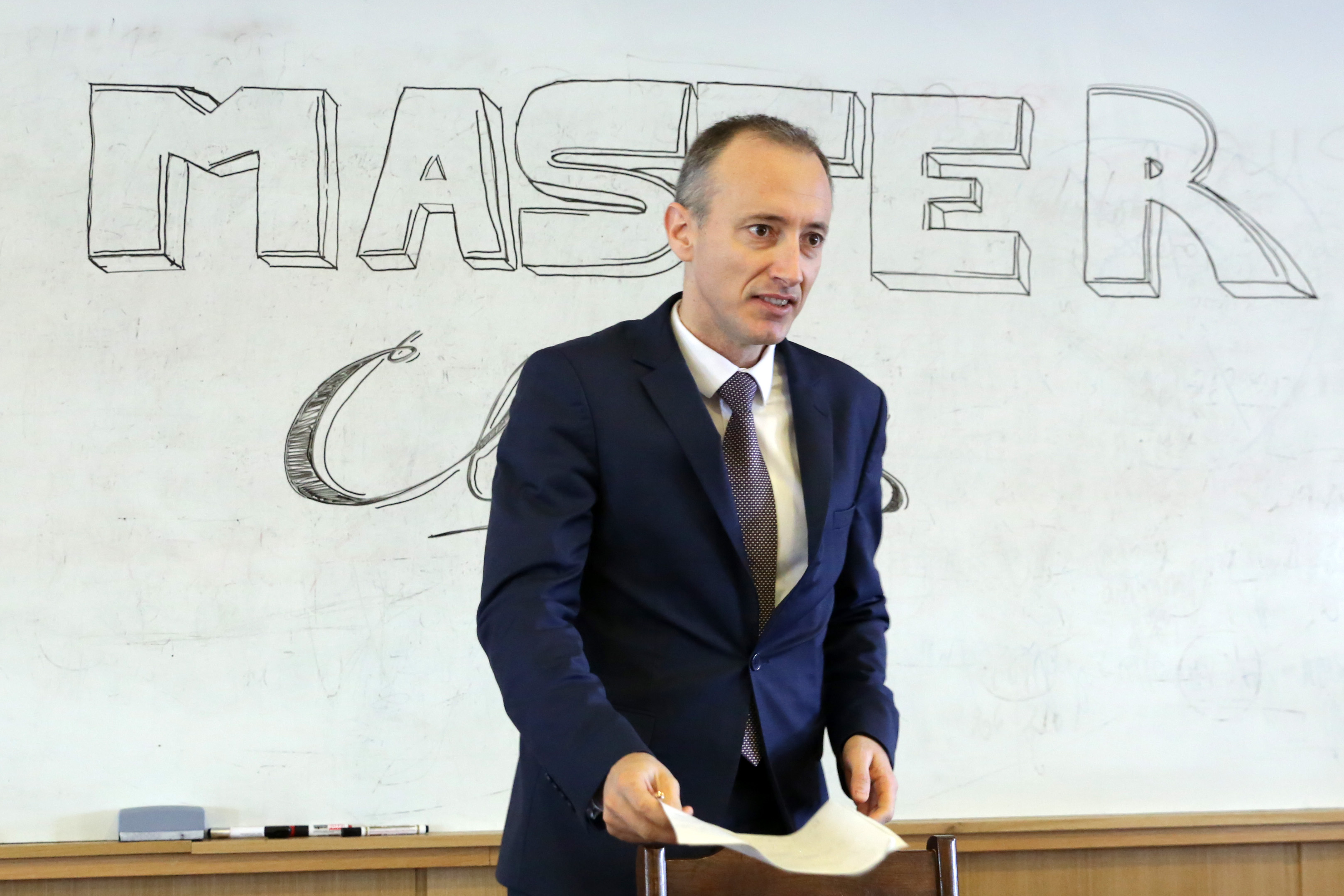 Министърът на образованието Красимир Вълчев