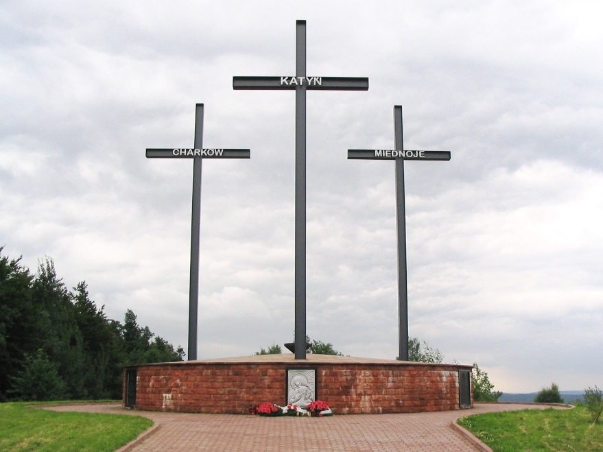 Паметник за жертвите на Катинското клане
