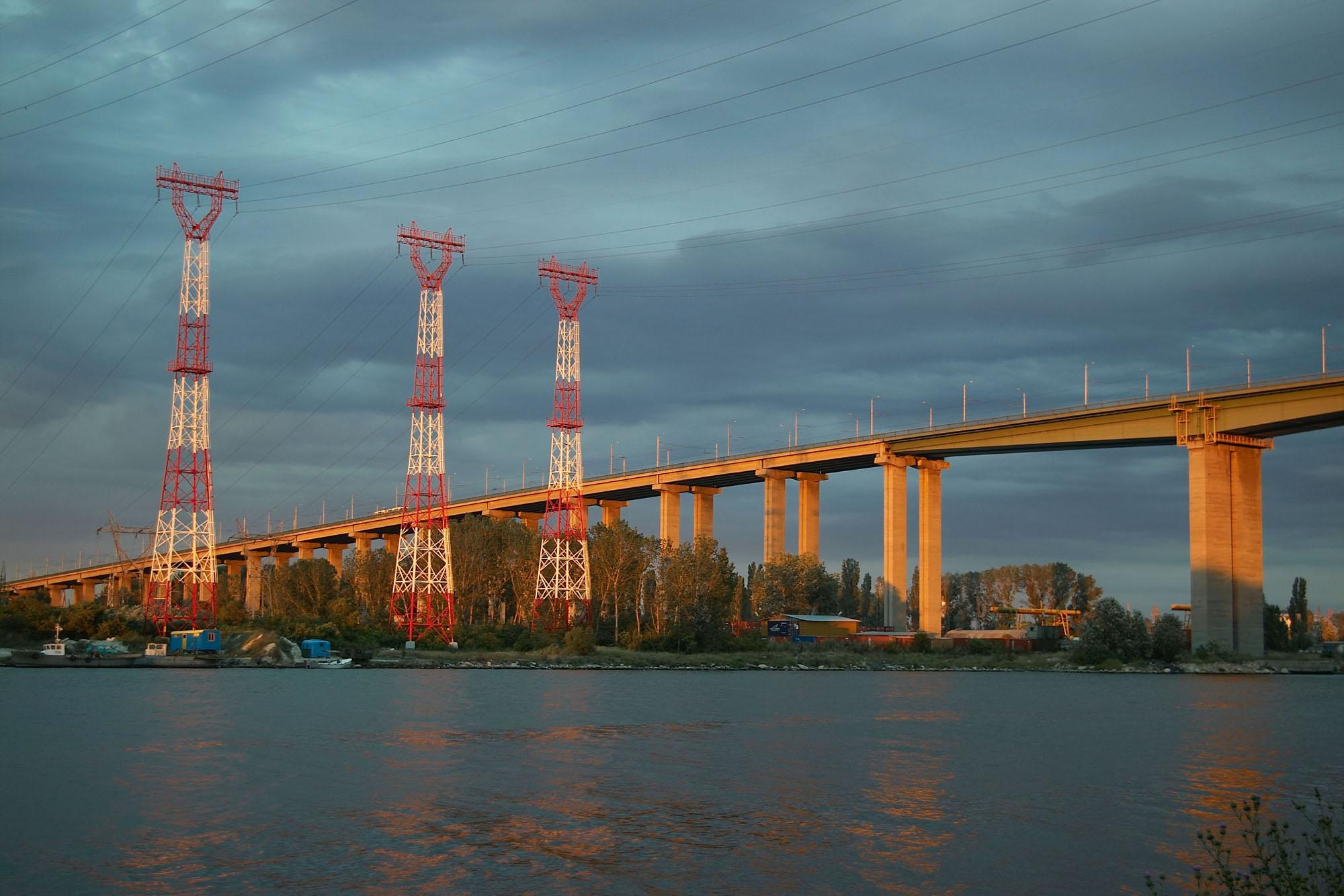 Новият Аспарухов мост вече остаря и бе ремонтиран наскоро основно