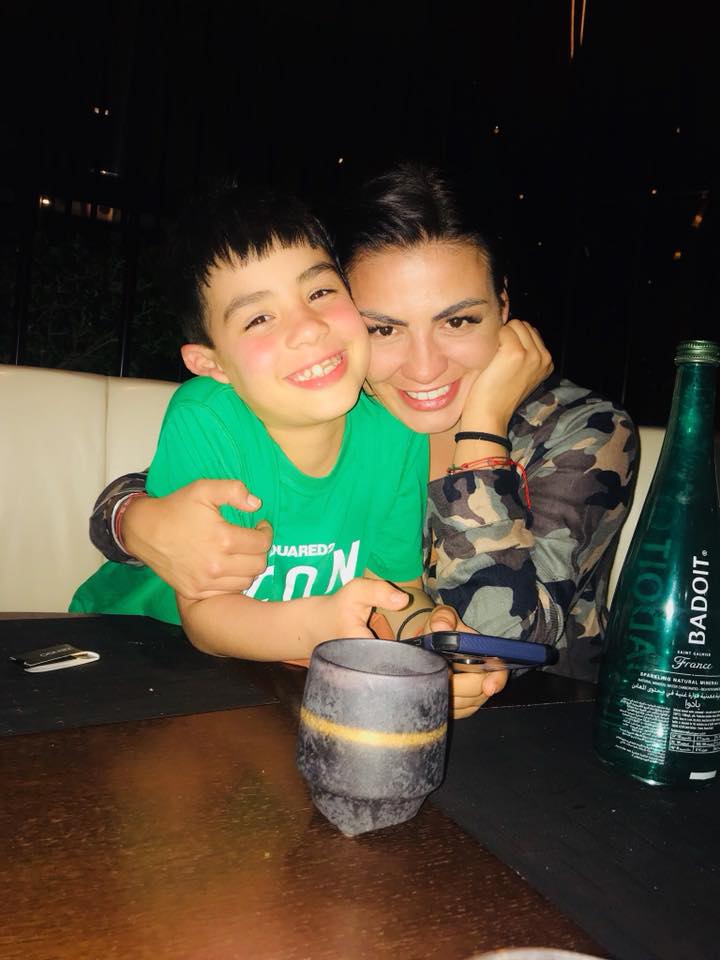 Деси Цонева със сина си в Дубай