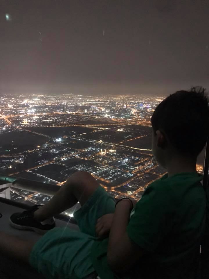 Деси Цонева със сина си в Дубай