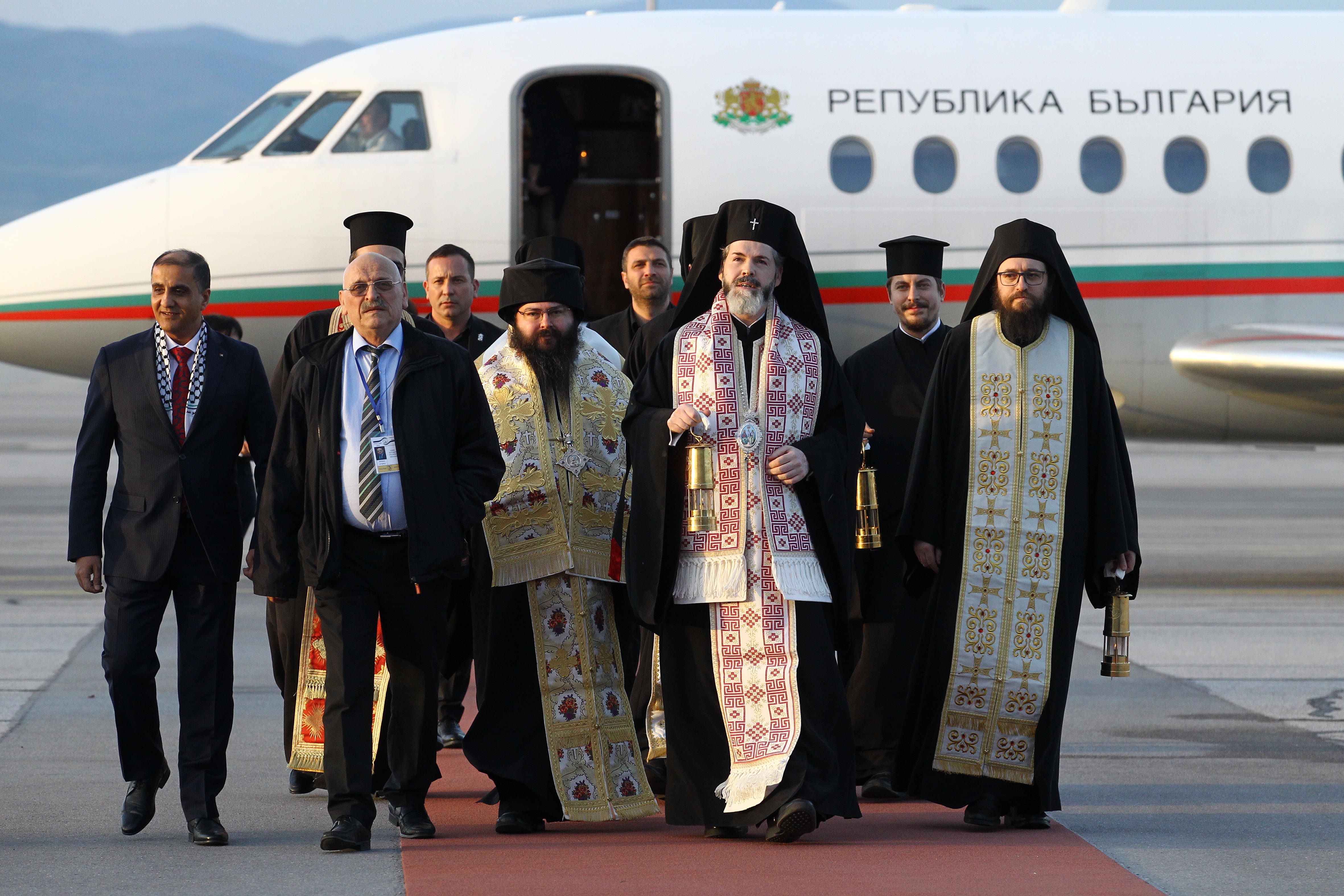 За 15 а поредна година Благодатният огън ще бъде пренесен днес