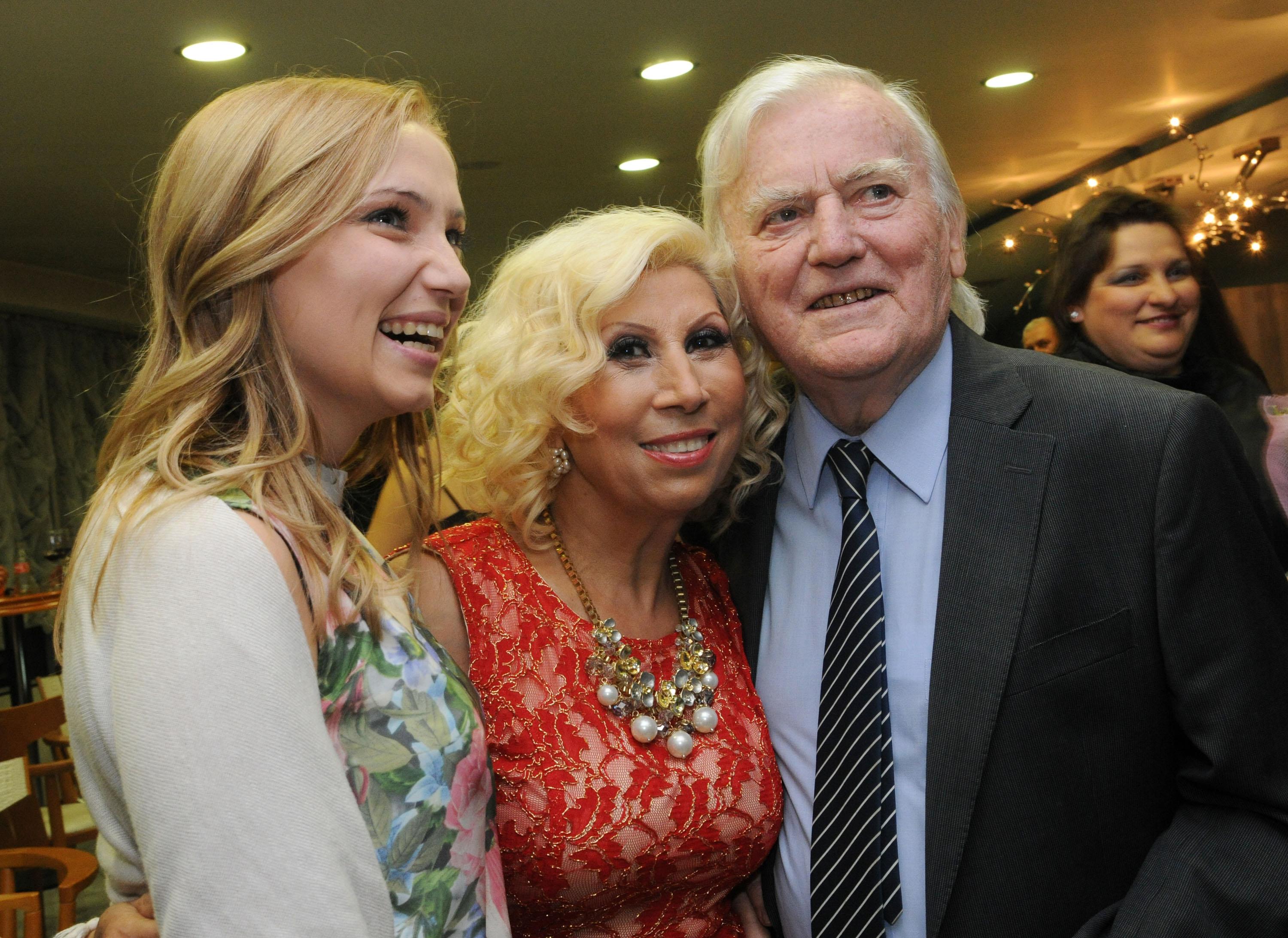 Силвия Кацарова с Тончо Русев и внучката му